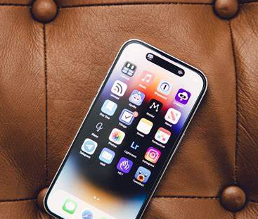 Dynamic Island on iPhone 16